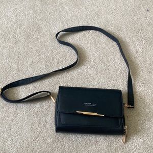 Women black cross body strap purse